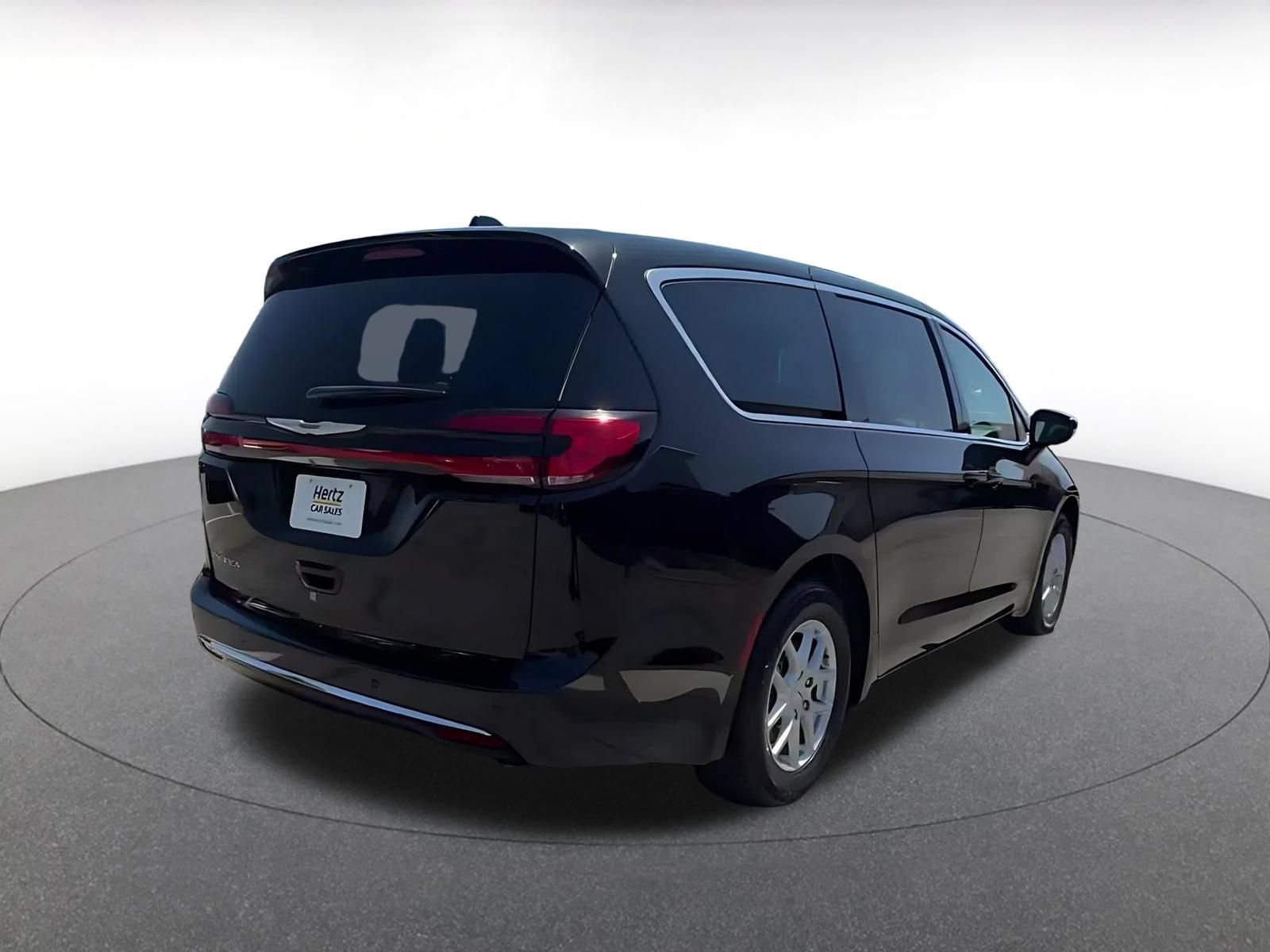 Used 2024 Chrysler Pacifica Touring-L FWD image 14