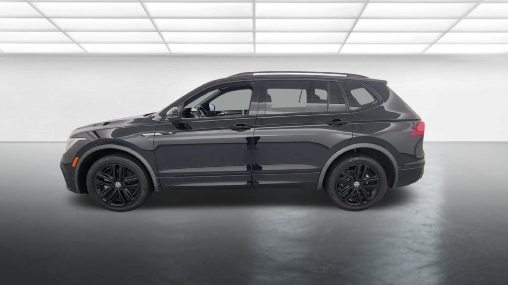 Used 2022 Volkswagen Tiguan SE R-Line AWD/4WD image 4