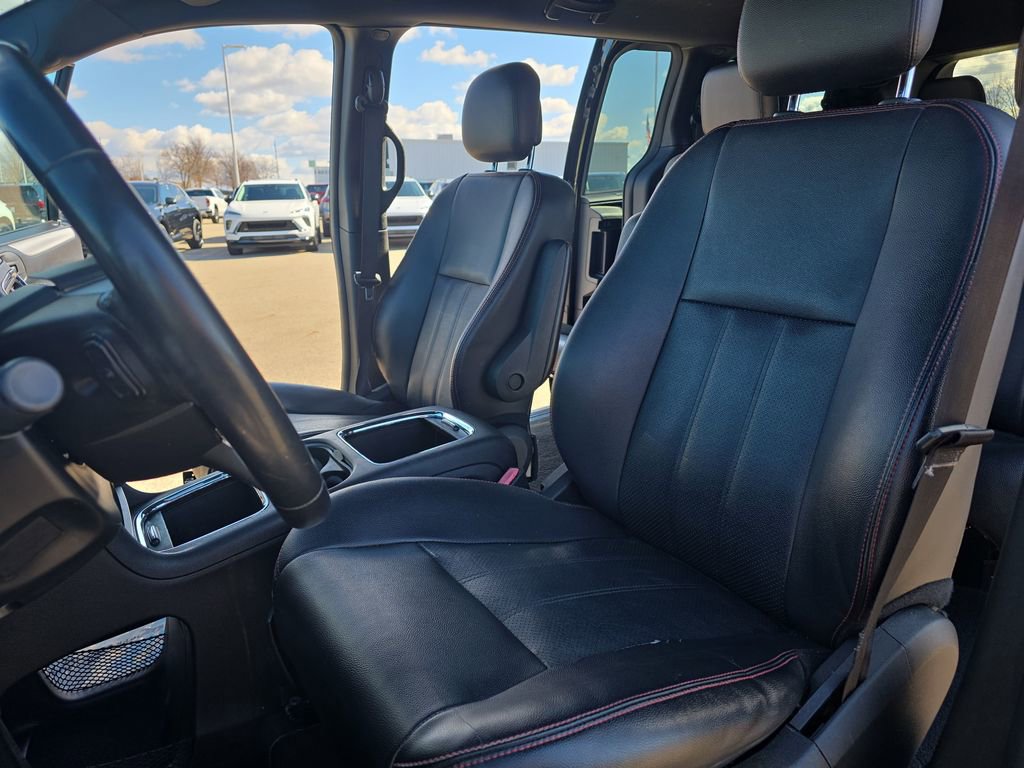 Used 2019 Dodge Grand Caravan GT image 16