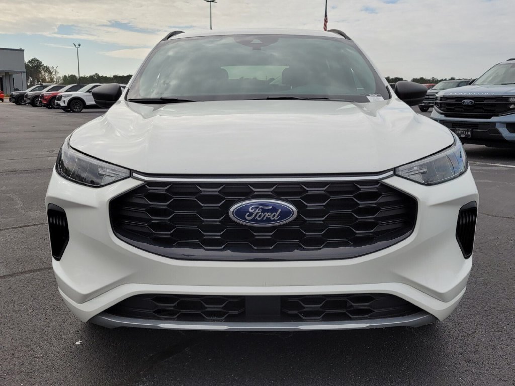 Used 2024 Ford Escape ST-Line w/ Equipment Group 301A FWD image 2