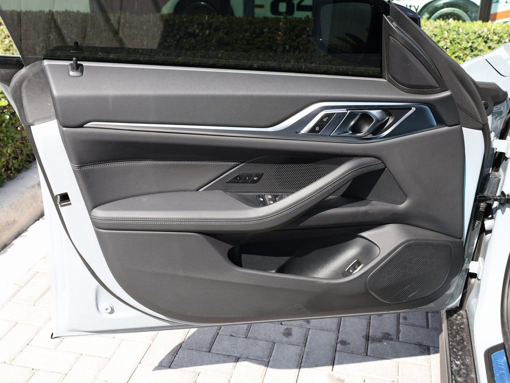 Used 2025 BMW i4 eDrive40 w/ M Sport Package image 10