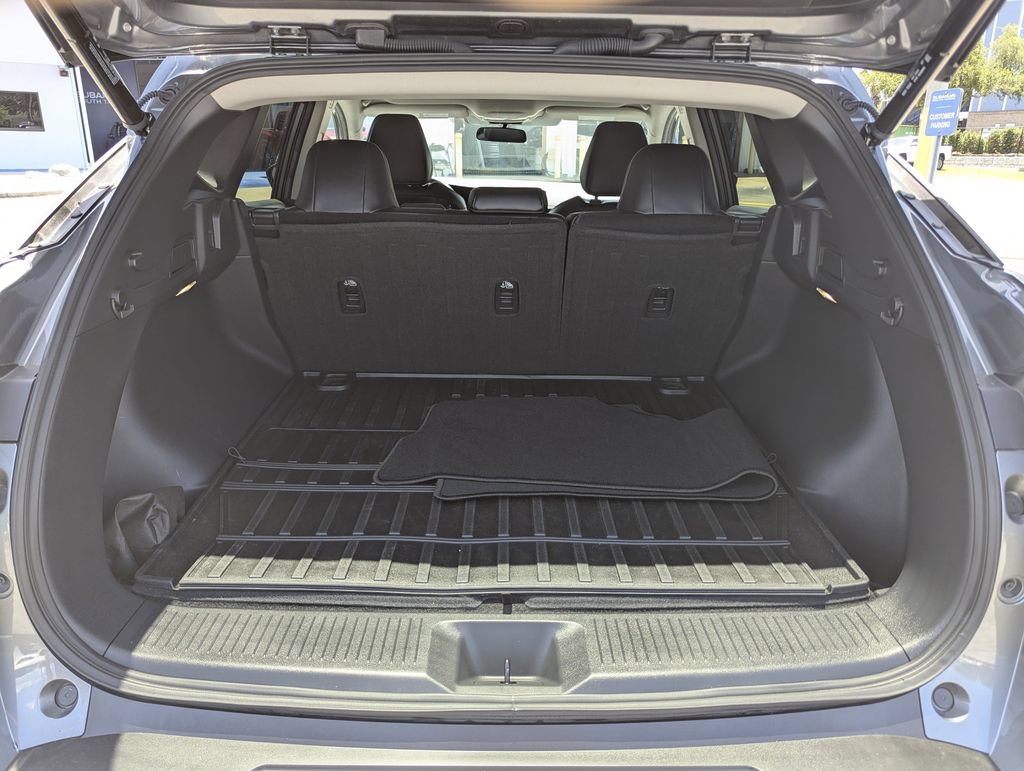 Used 2025 Nissan Murano SV FWD image 9