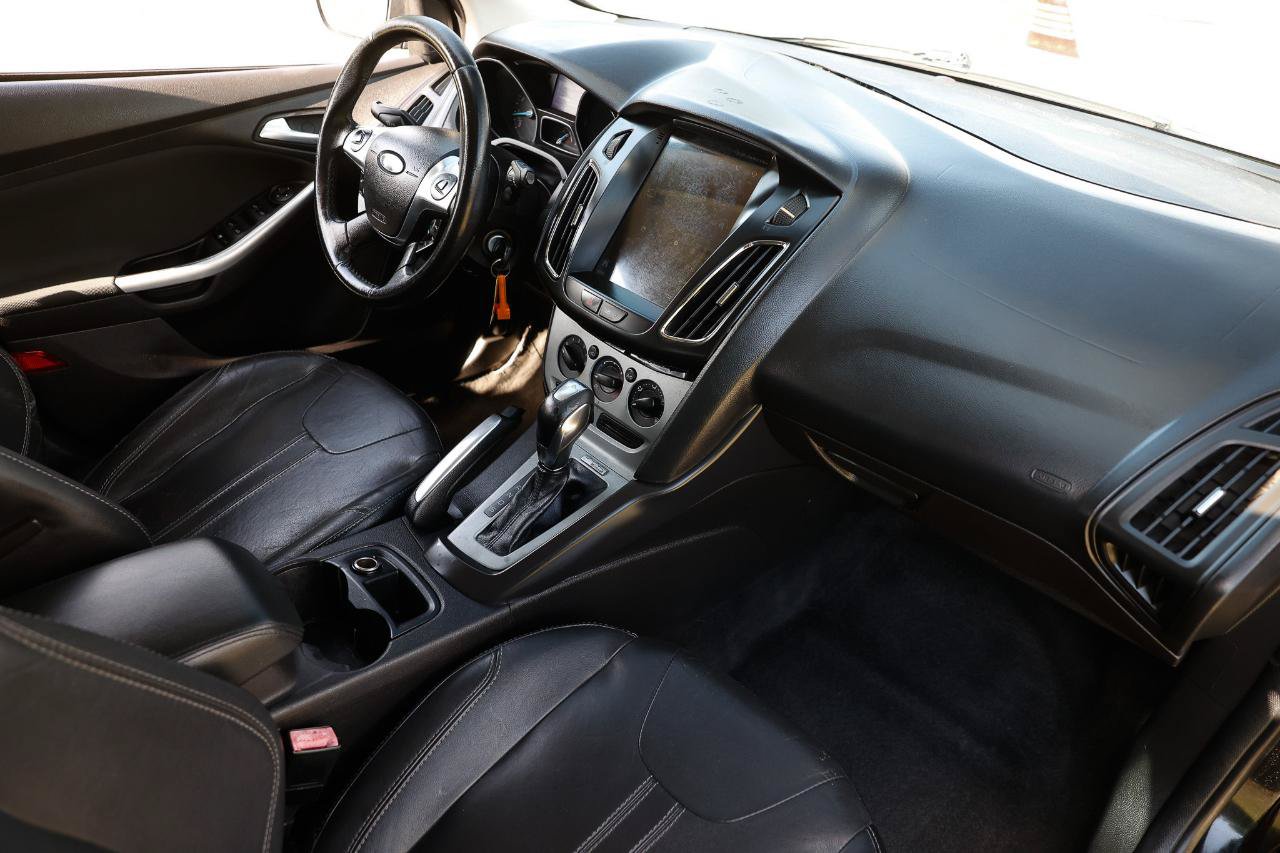 Used 2013 Ford Focus SE FWD image 16