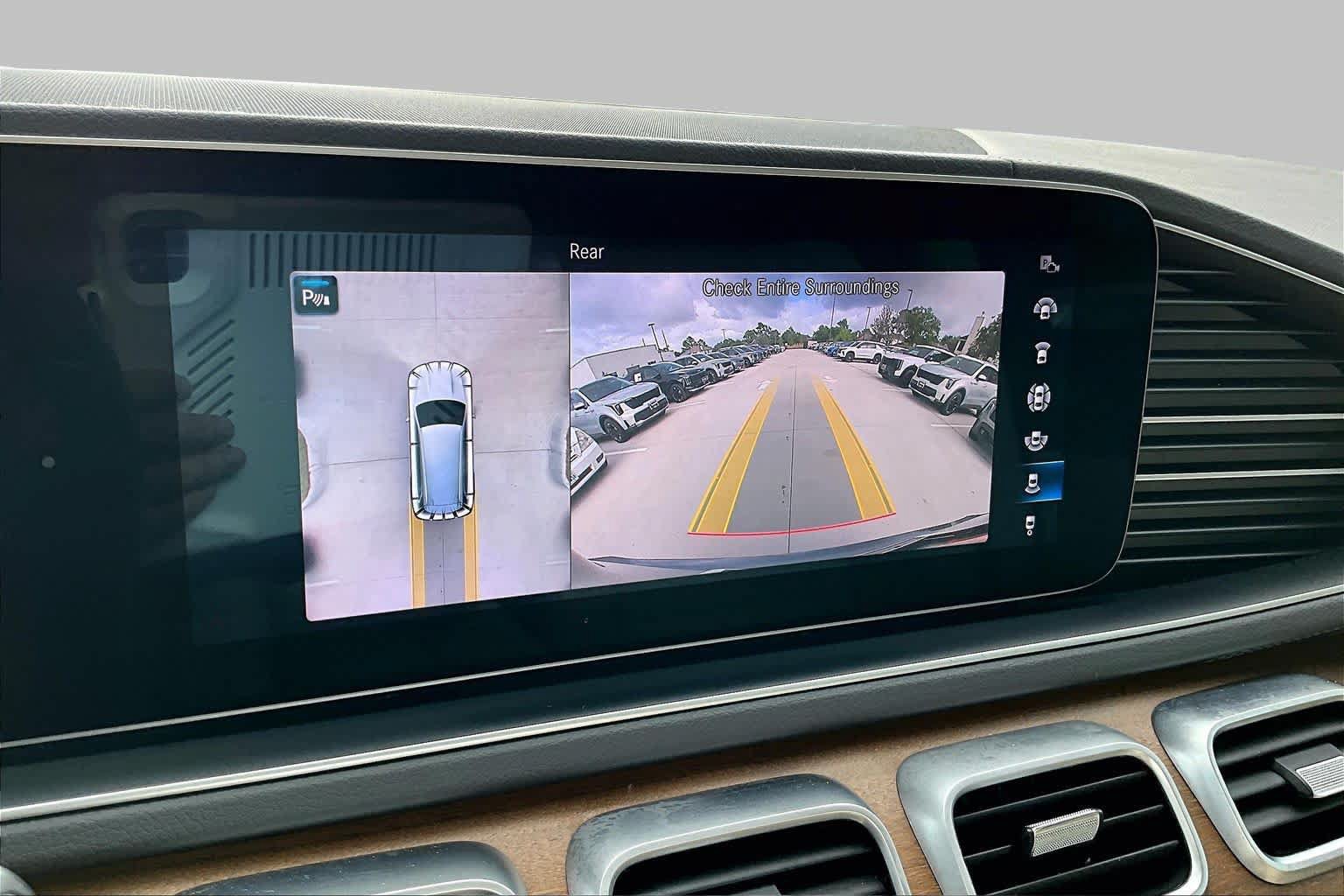 Used 2020 Mercedes-Benz GLS 450 4MATIC image 25