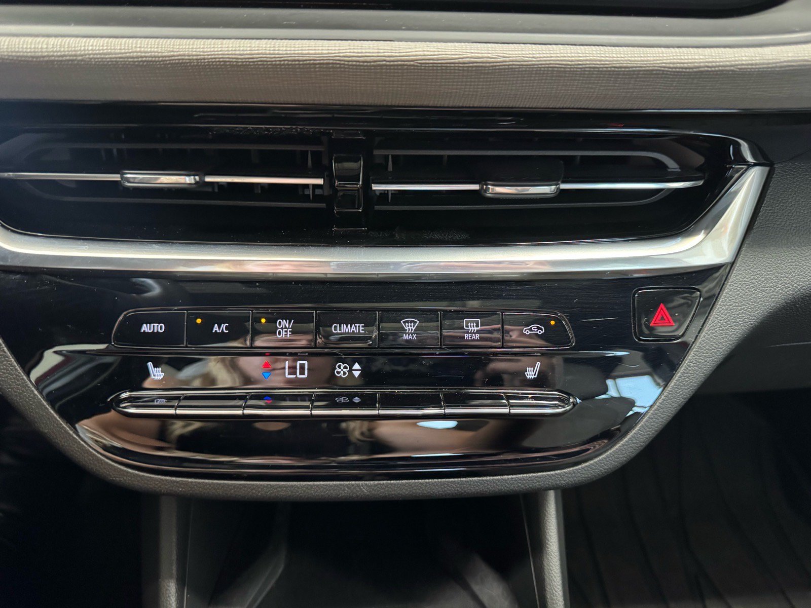 Certified 2024 Buick Envista Sport Touring FWD image 23