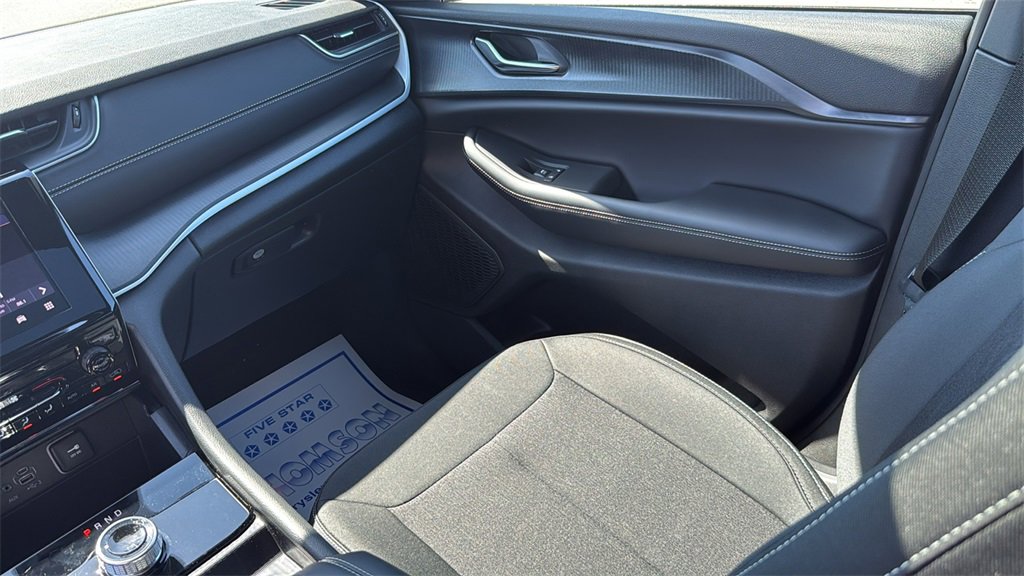 New 2025 Jeep Grand Cherokee Laredo X image 14