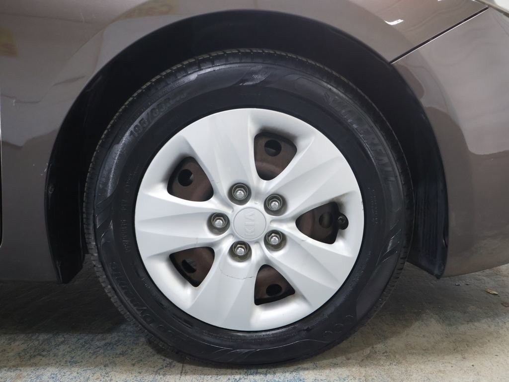 Used 2018 Kia Forte LX image 35