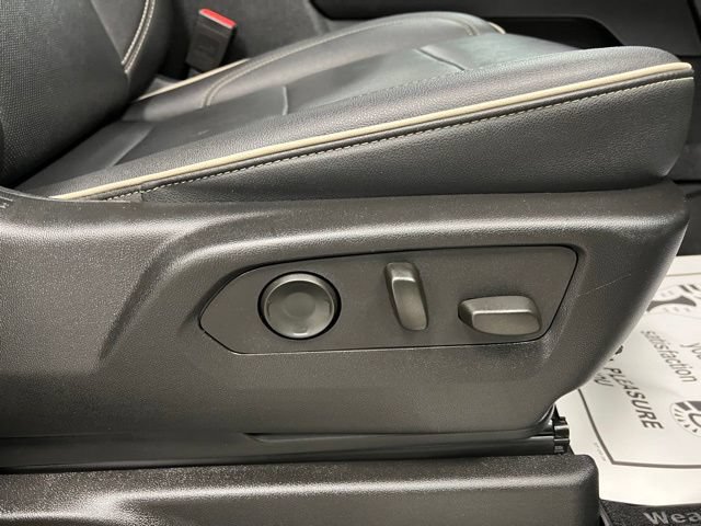 Used 2024 GMC Yukon SLT AWD/4WD image 61