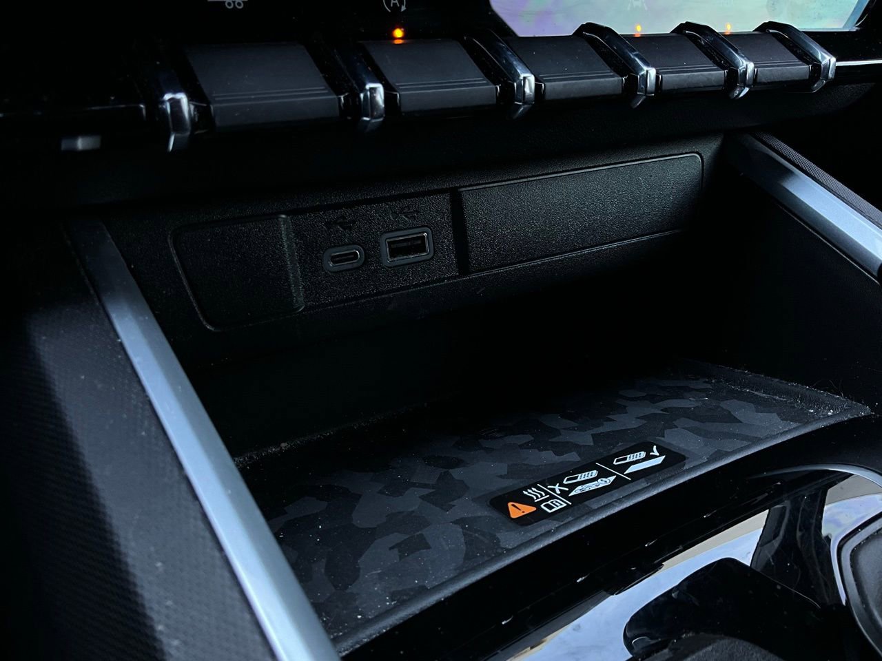 Used 2024 Chevrolet Colorado LT w/ LT Convenience Package II image 24