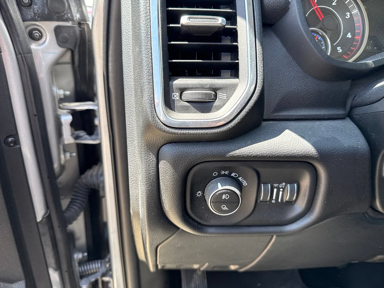 Used 2024 RAM 2500 Laramie w/ Safety Group AWD/4WD image 16