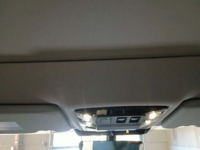 New 2026 Mitsubishi Outlander SE image 18