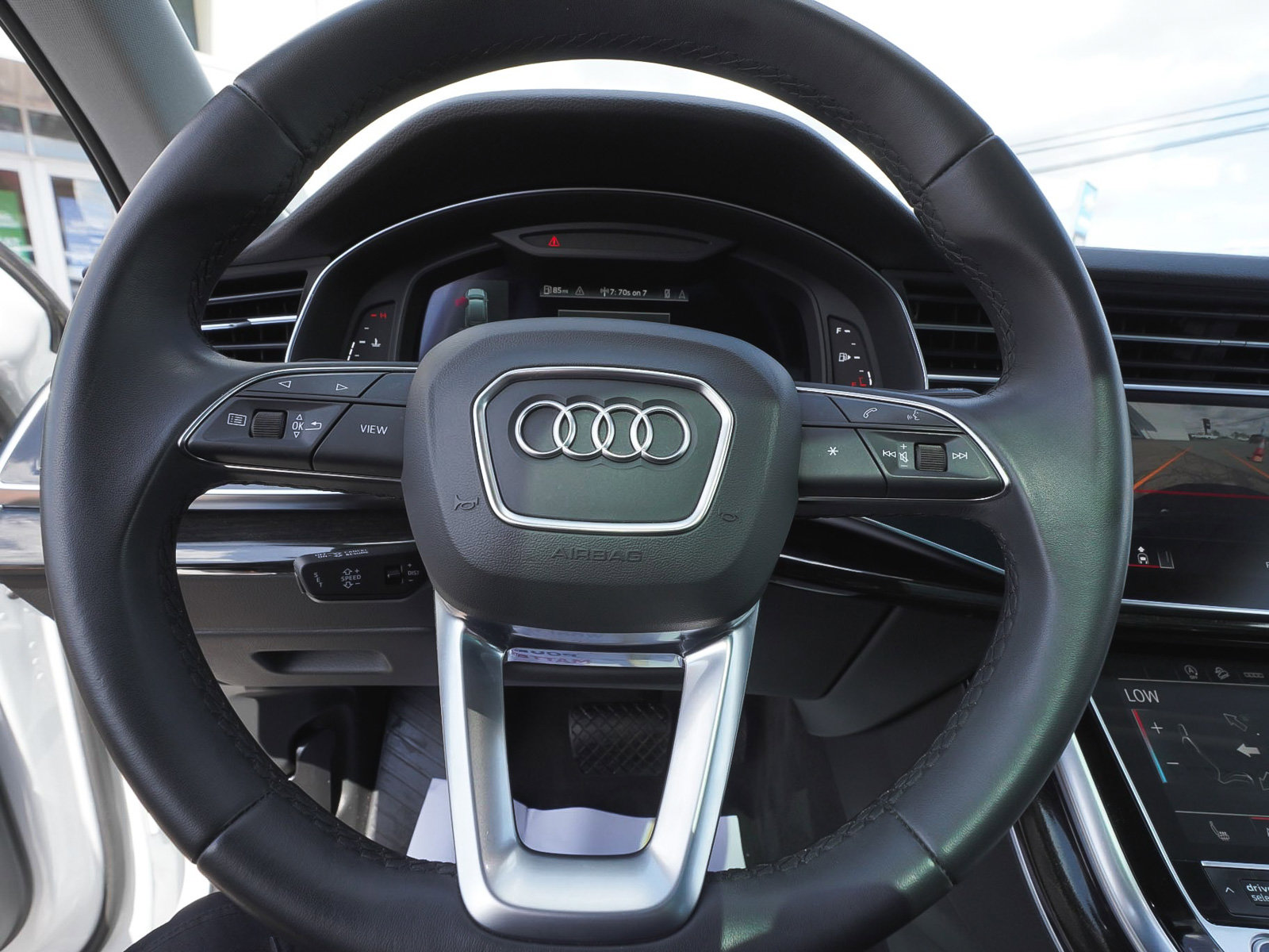 Used 2023 Audi Q7 2.0T Premium w/ Convenience Package AWD/4WD image 17