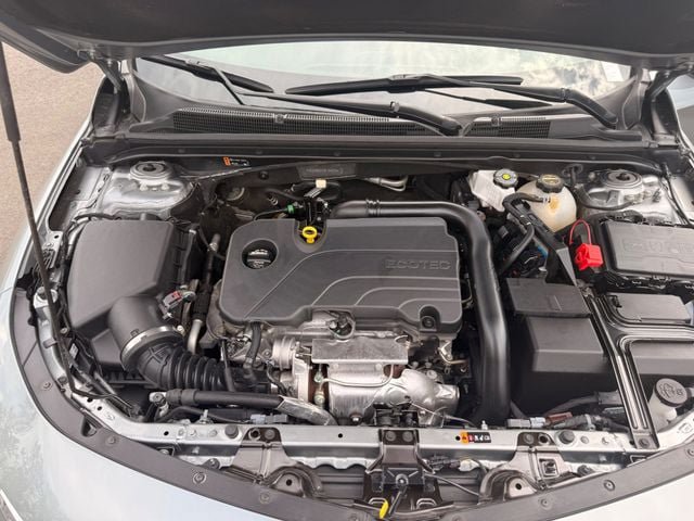 Used 2025 Chevrolet Malibu LT FWD image 15