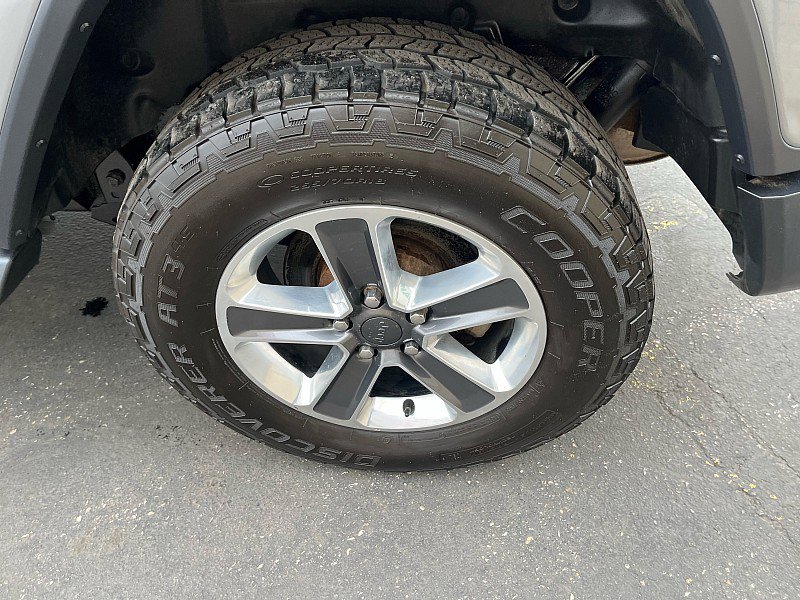 Used 2020 Jeep Wrangler Unlimited Sahara w/ Dual Top Group image 13