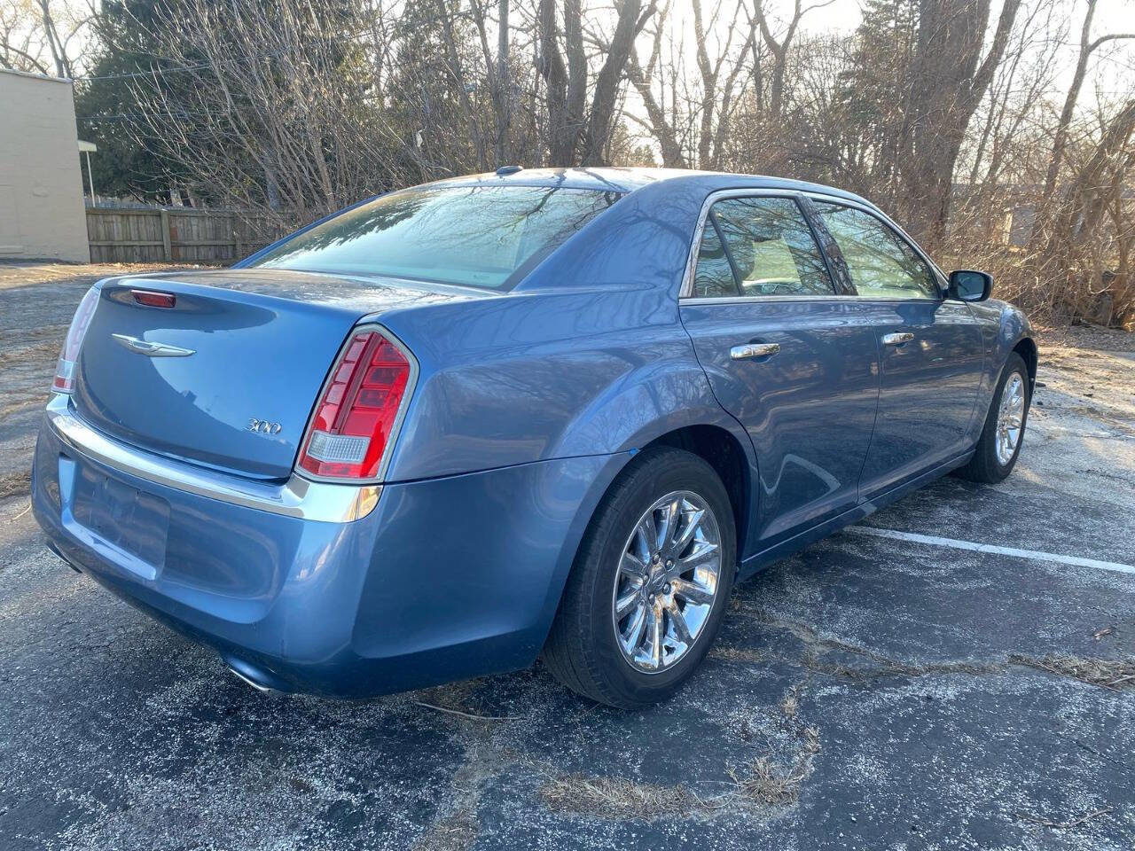 Used 2011 Chrysler 300 Limited RWD image 5