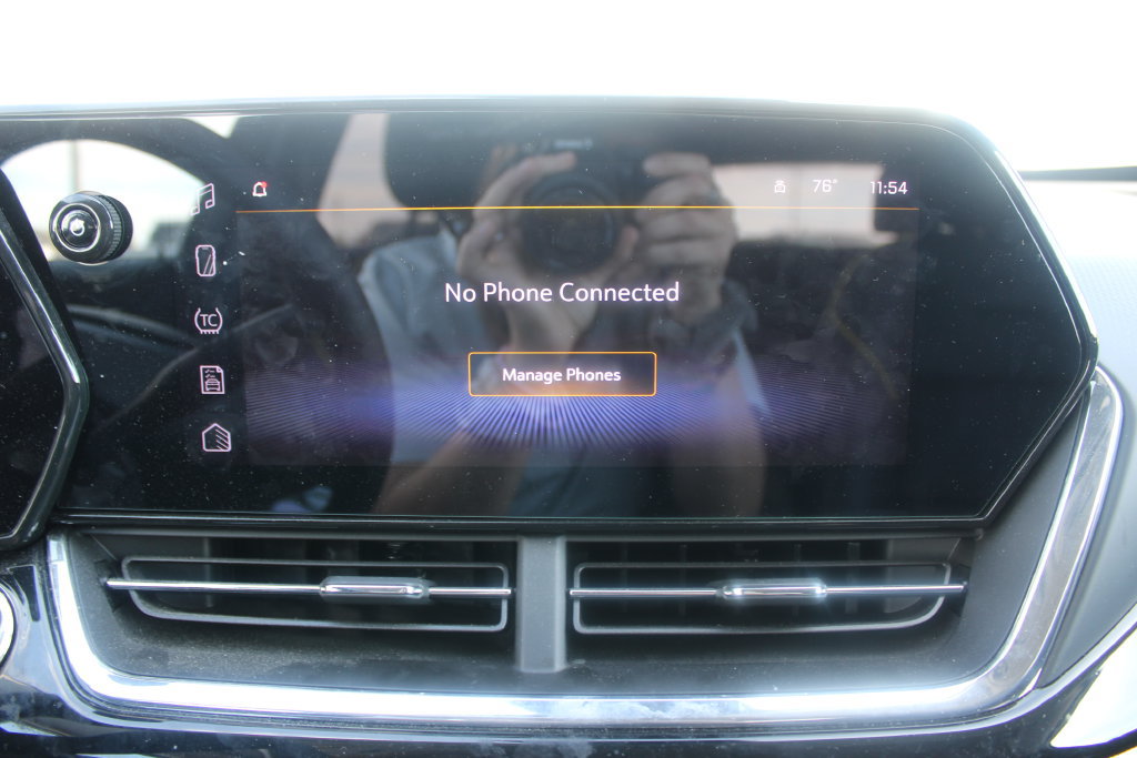 Used 2025 Chevrolet Trax ACTIV w/ Driver Confidence Package FWD image 35