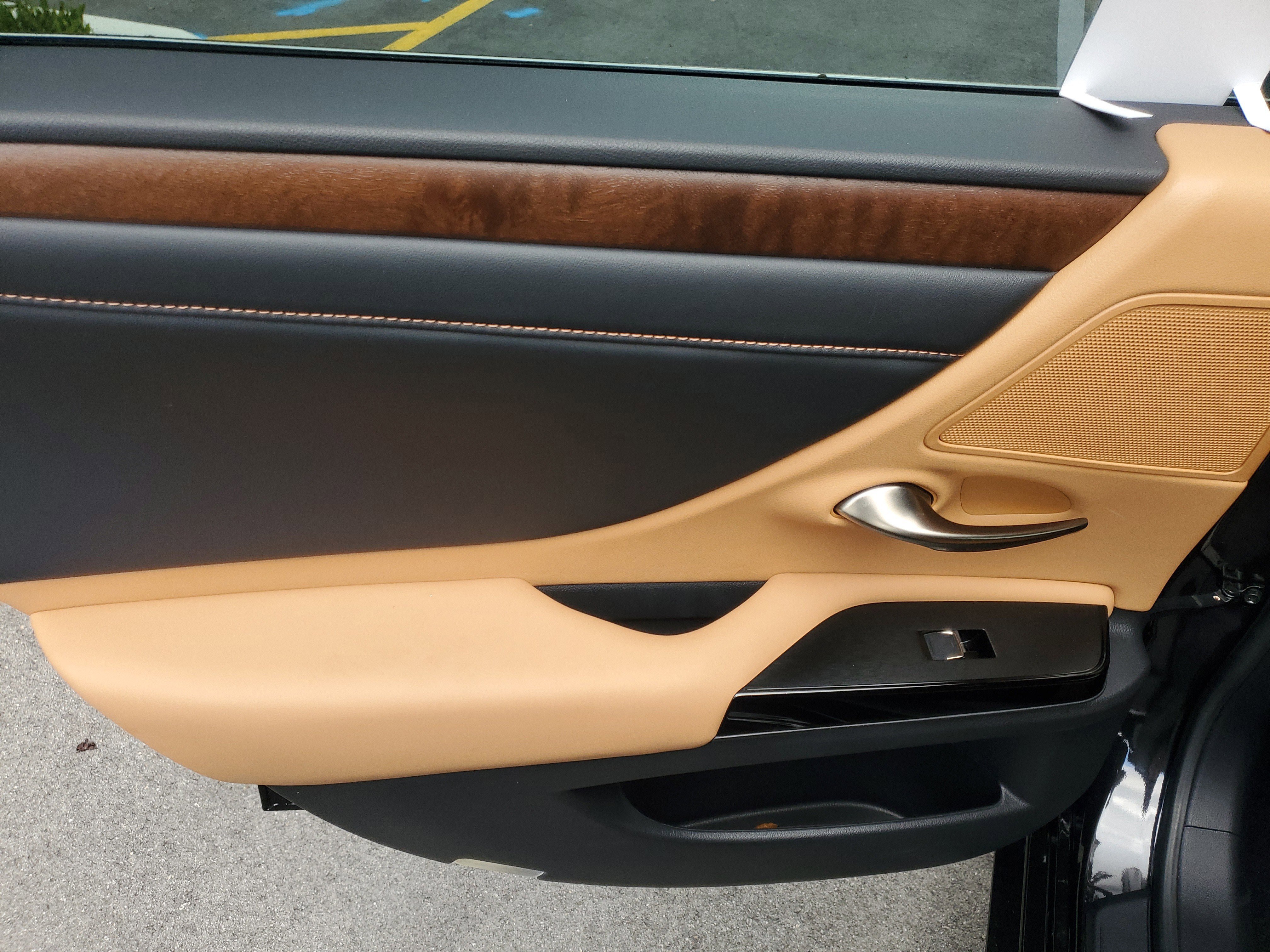 Used 2024 Lexus ES 350 w/ Premium Package image 14