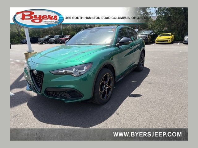 Used 2025 Alfa Romeo Stelvio Sprint AWD/4WD image 1