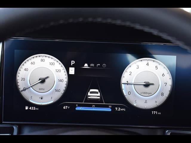Certified 2025 Hyundai Elantra SEL FWD image 23