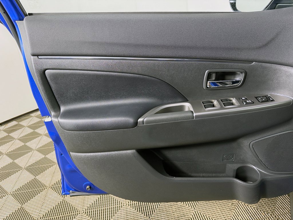 Used 2023 Mitsubishi Outlander Sport SE image 18