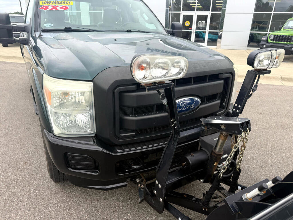 Used 2011 Ford F350 XL w/ Skid Plate Pkg image 9