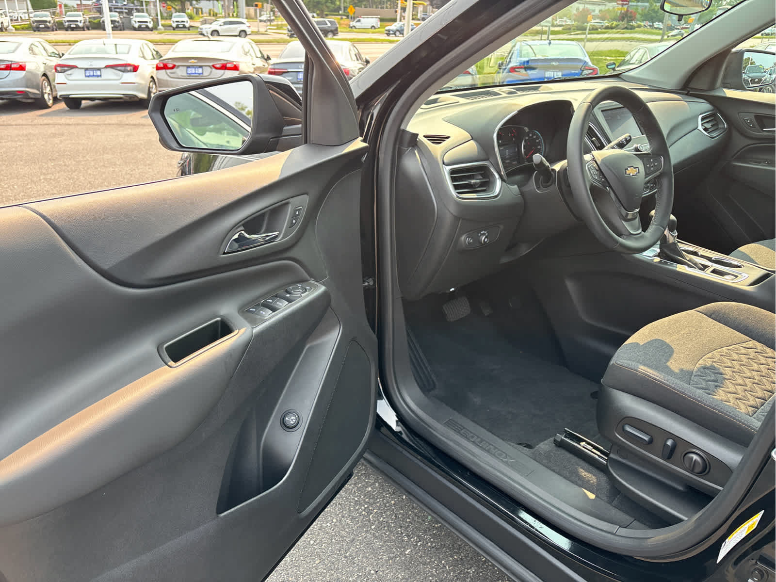 Certified 2024 Chevrolet Equinox LT w/ LPO, Floor Liner Package FWD image 8