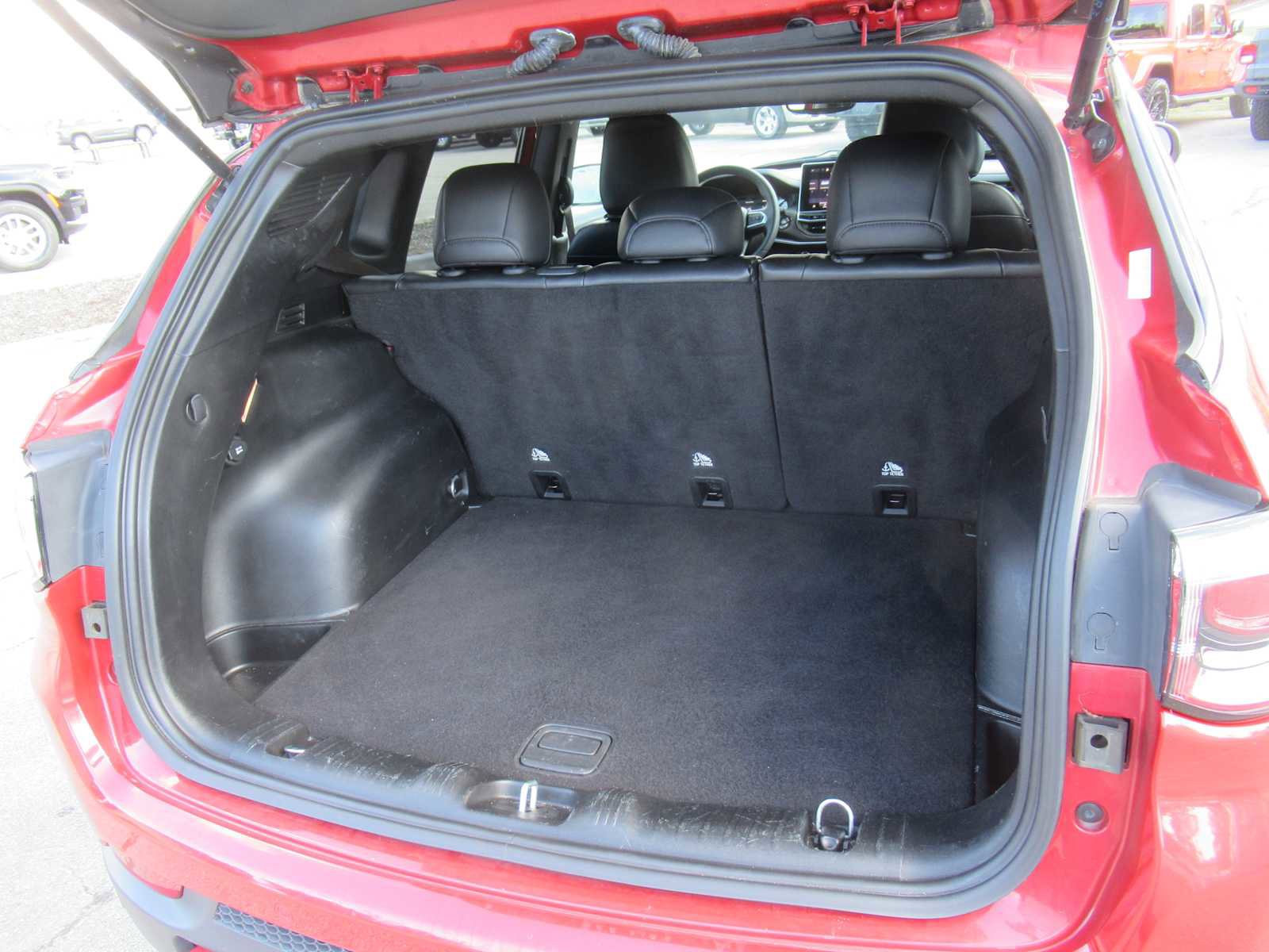 Used 2023 Jeep Compass Trailhawk image 5