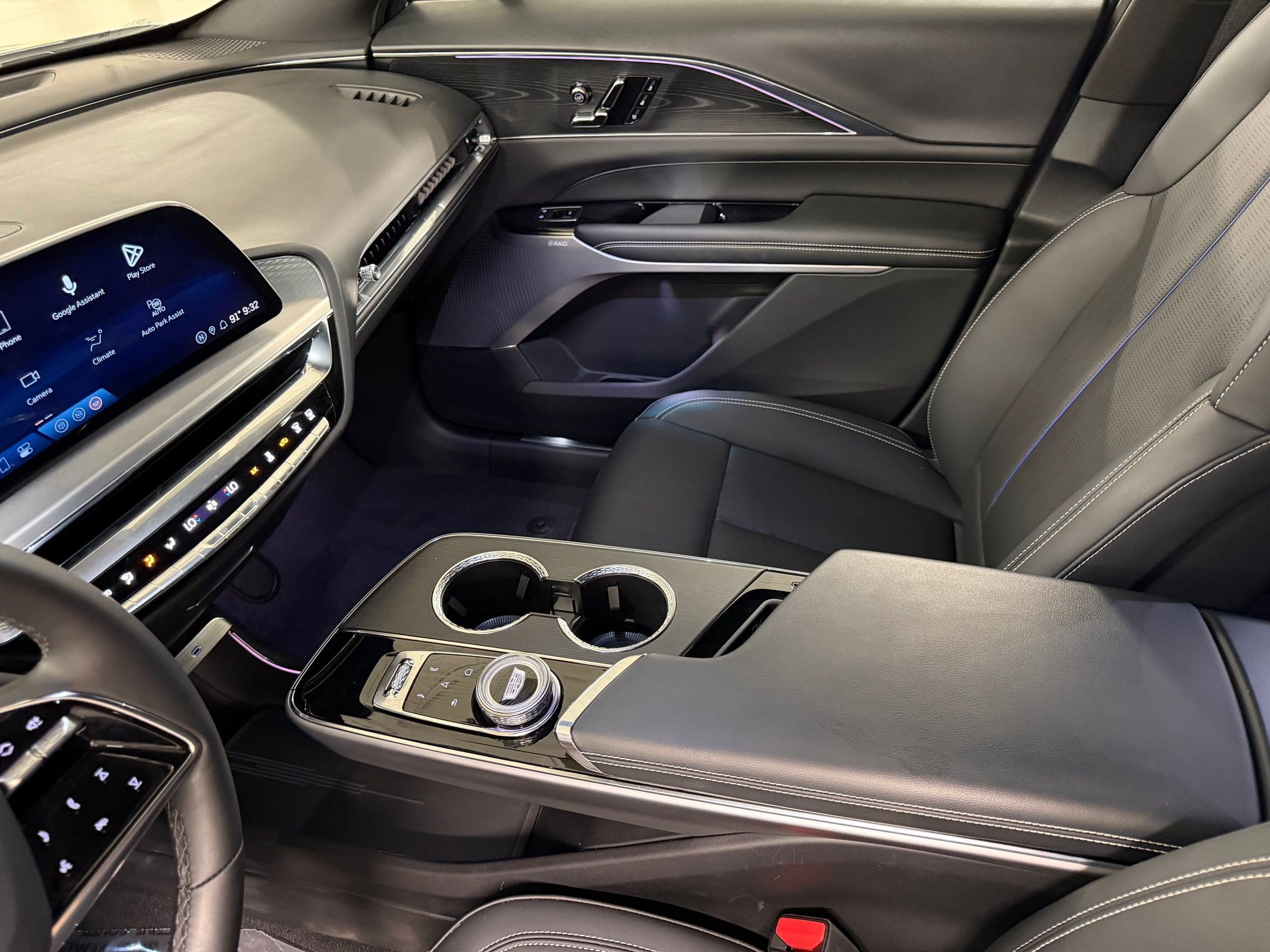 Certified 2024 Cadillac Lyriq Luxury RWD image 38