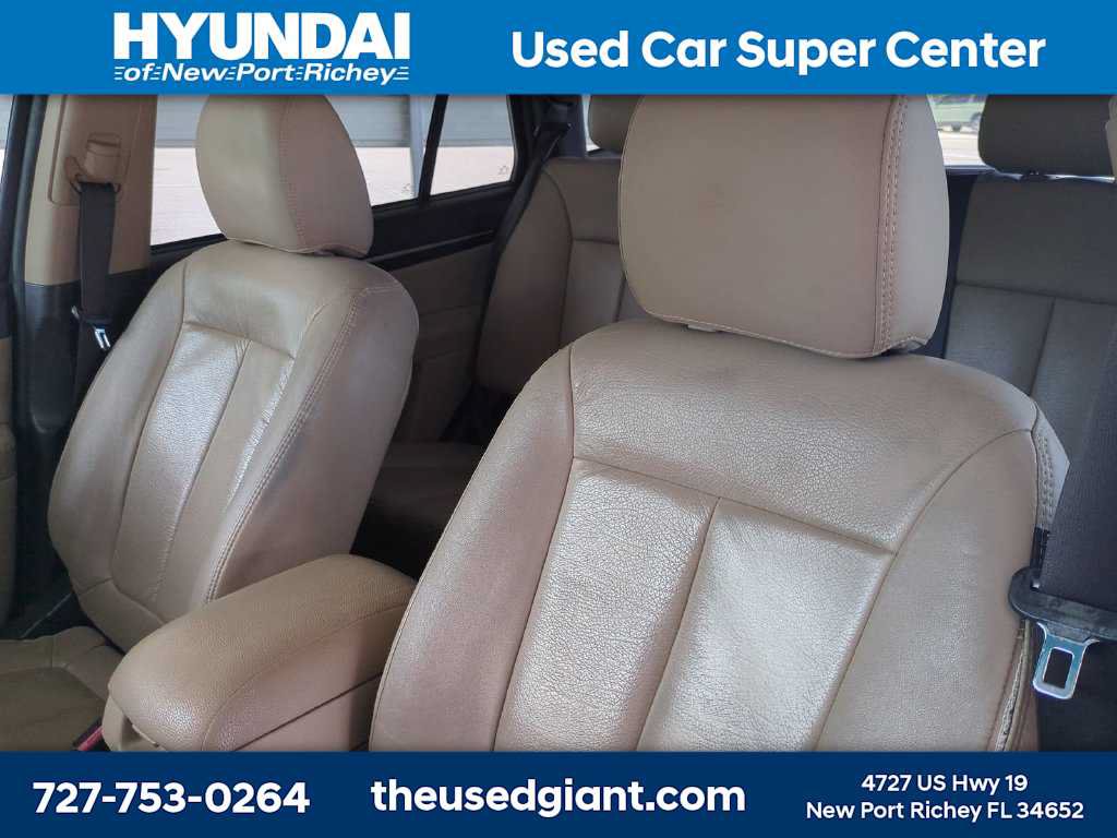 Used 2011 Hyundai Santa Fe Limited FWD image 7