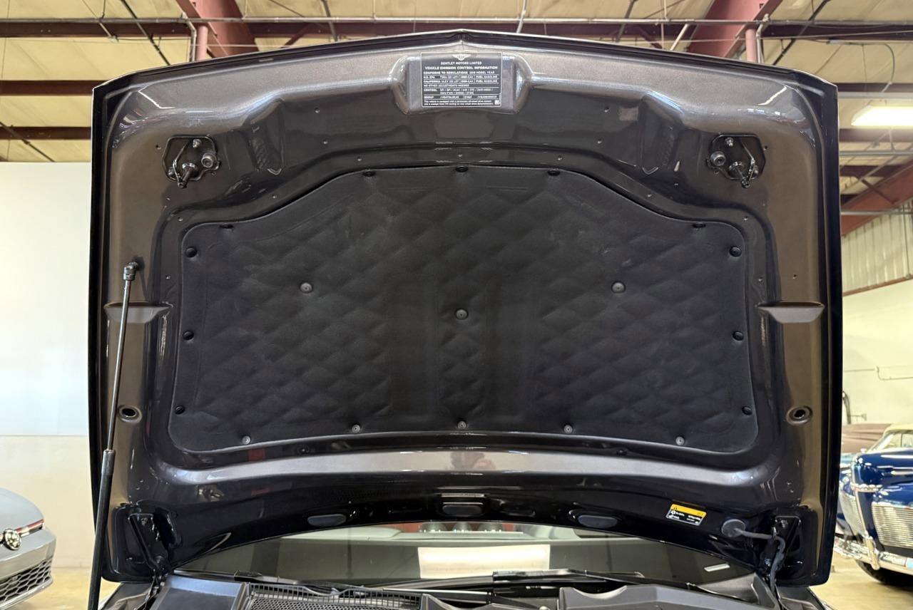 Used 2018 Bentley Bentayga image 48