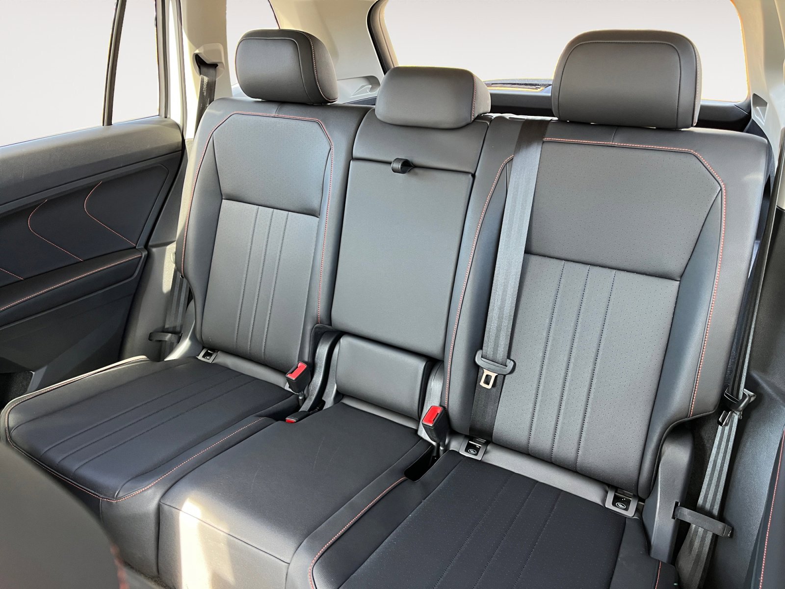 Certified 2024 Volkswagen Tiguan Wolfsburg Edition image 17