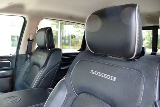 Used 2019 RAM 1500 Laramie AWD/4WD image 14