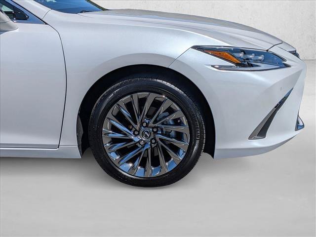 Used 2024 Lexus ES 300h w/ Accessory Package (Z2) FWD image 25