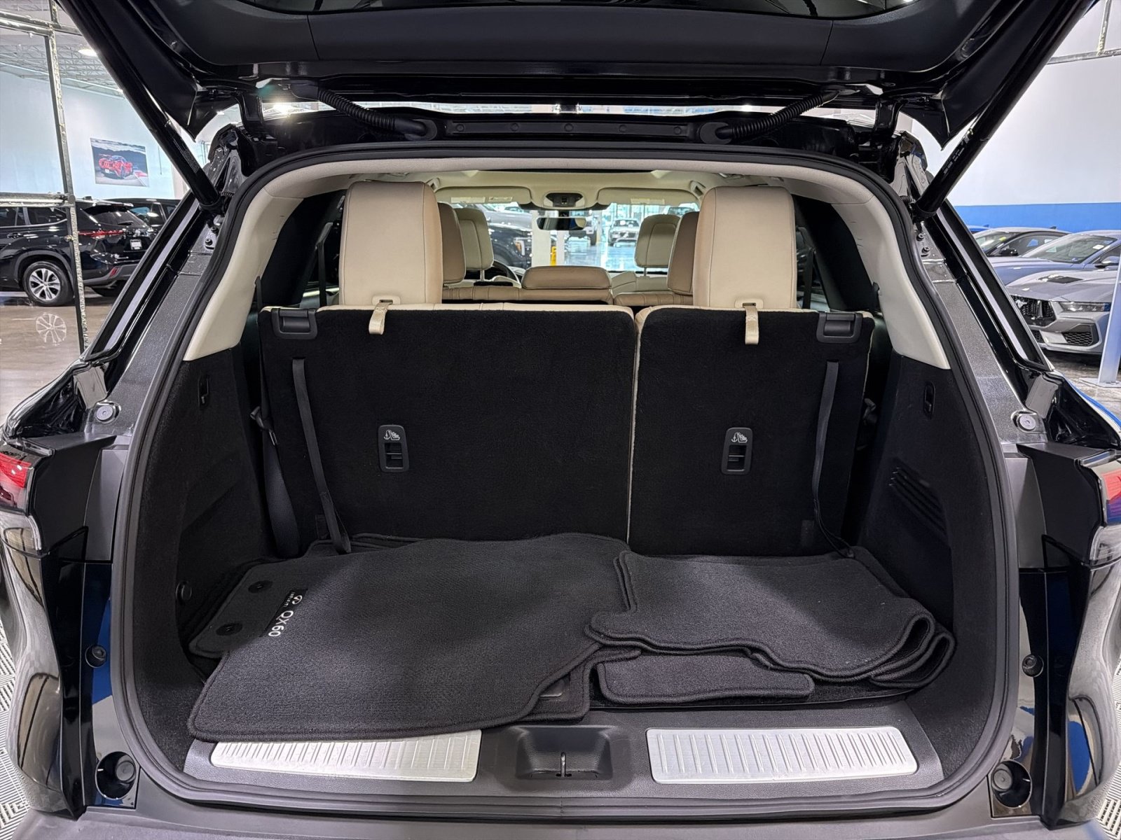 Used 2023 INFINITI QX60 Luxe w/ Cargo Package AWD/4WD image 32