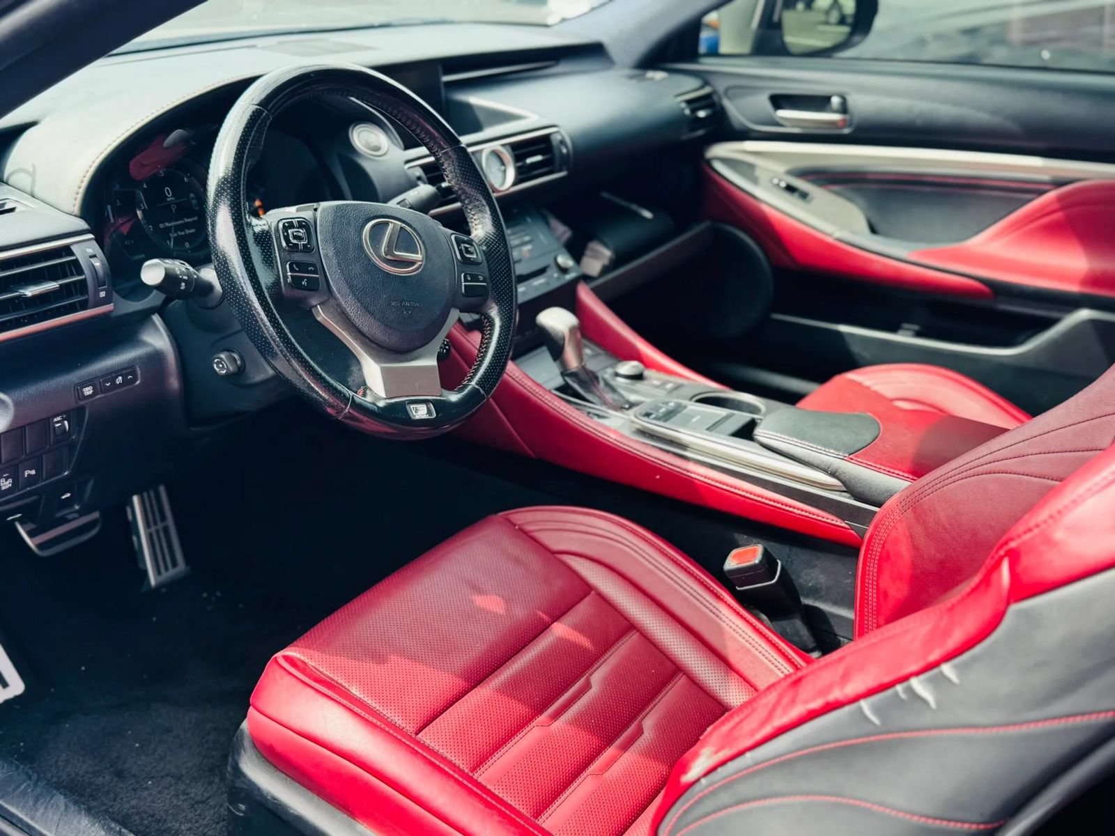Used 2016 Lexus RC 200t RWD image 4