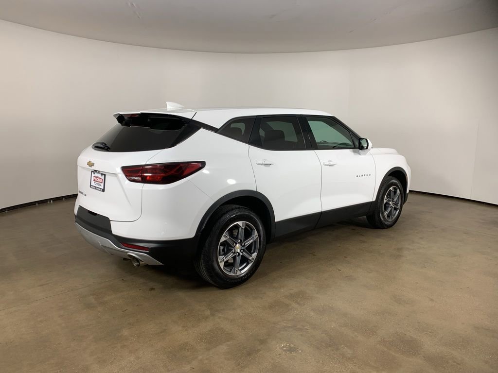 Used 2023 Chevrolet Blazer LT image 8