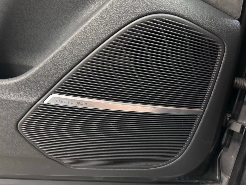 Used 2022 Audi SQ7 Prestige AWD/4WD image 9