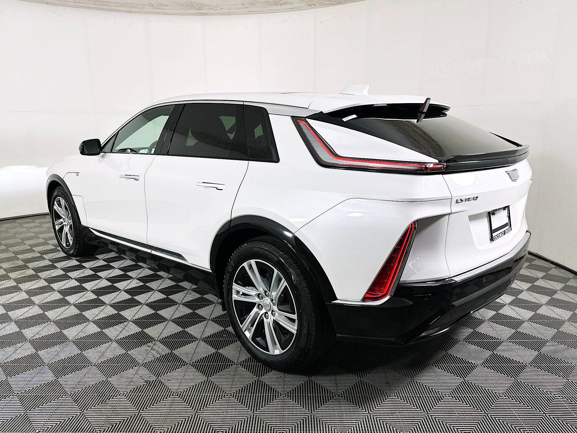 Used 2024 Cadillac Lyriq Tech image 5