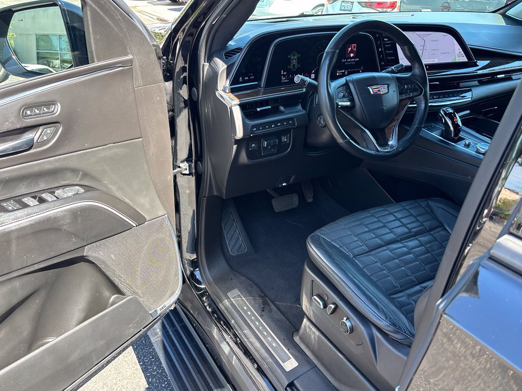 Used 2021 Cadillac Escalade Sport Platinum w/ LPO, ONYX Package AWD/4WD image 16