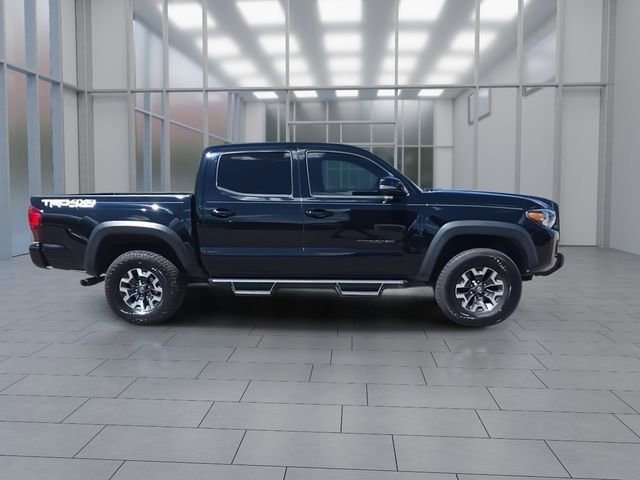 Used 2018 Toyota Tacoma TRD Off-Road AWD/4WD image 9