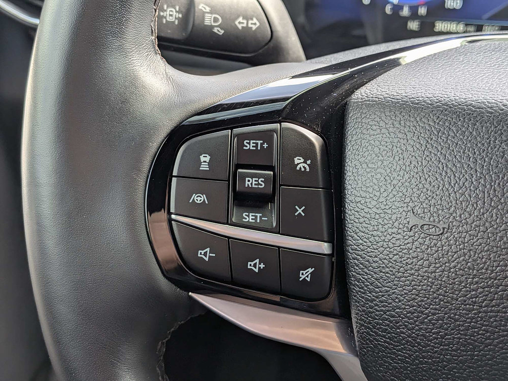 Used 2022 Ford Explorer Platinum w/ Technology Package AWD/4WD image 28