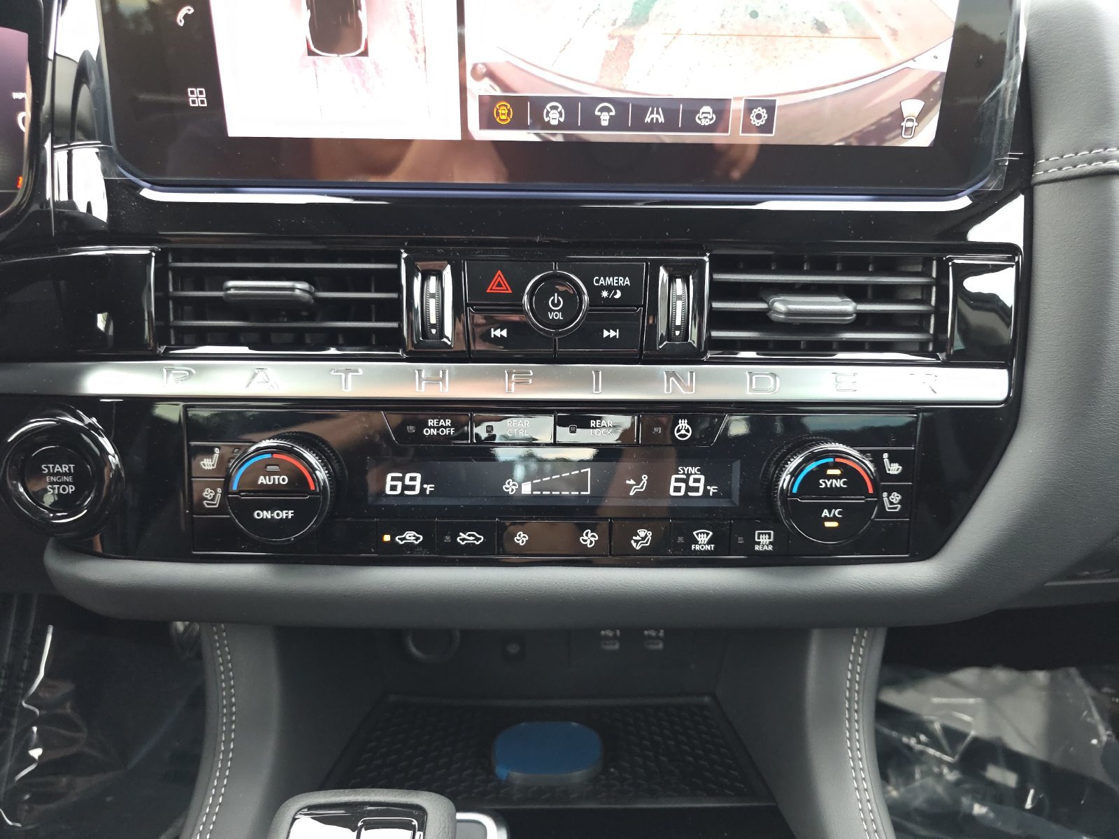 New 2026 Nissan Pathfinder Platinum w/ Accent Package FWD image 23