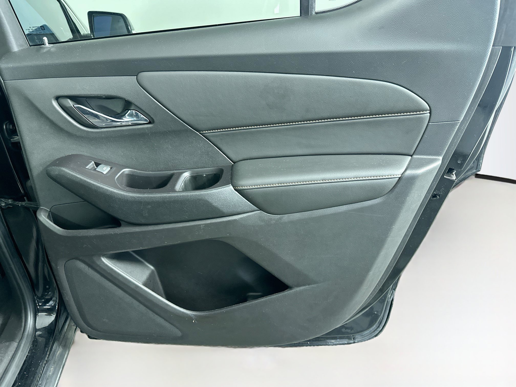 Used 2019 Chevrolet Traverse LT FWD image 33