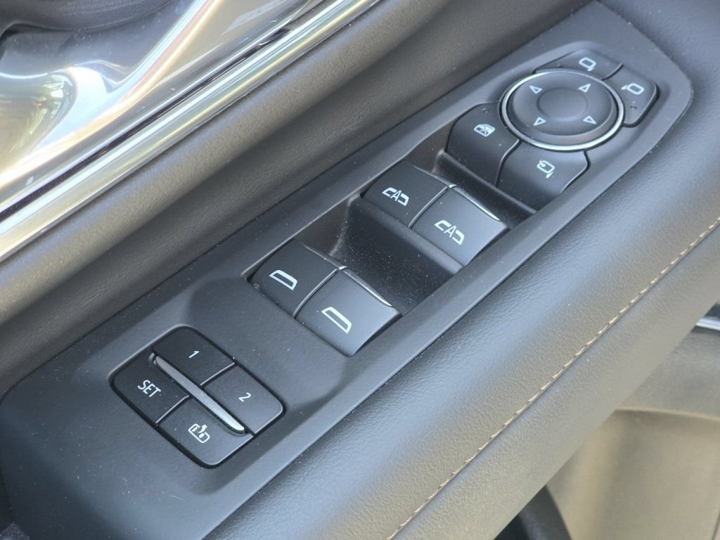 Used 2024 Chevrolet Tahoe High Country AWD/4WD image 30