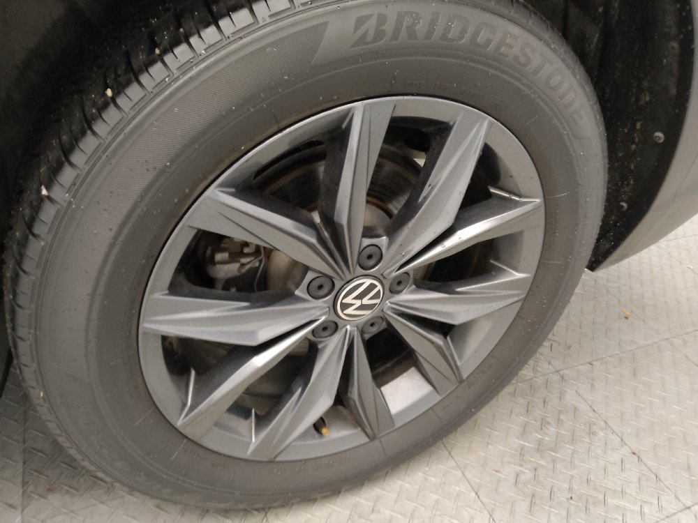 Used 2023 Volkswagen Tiguan SE FWD image 31