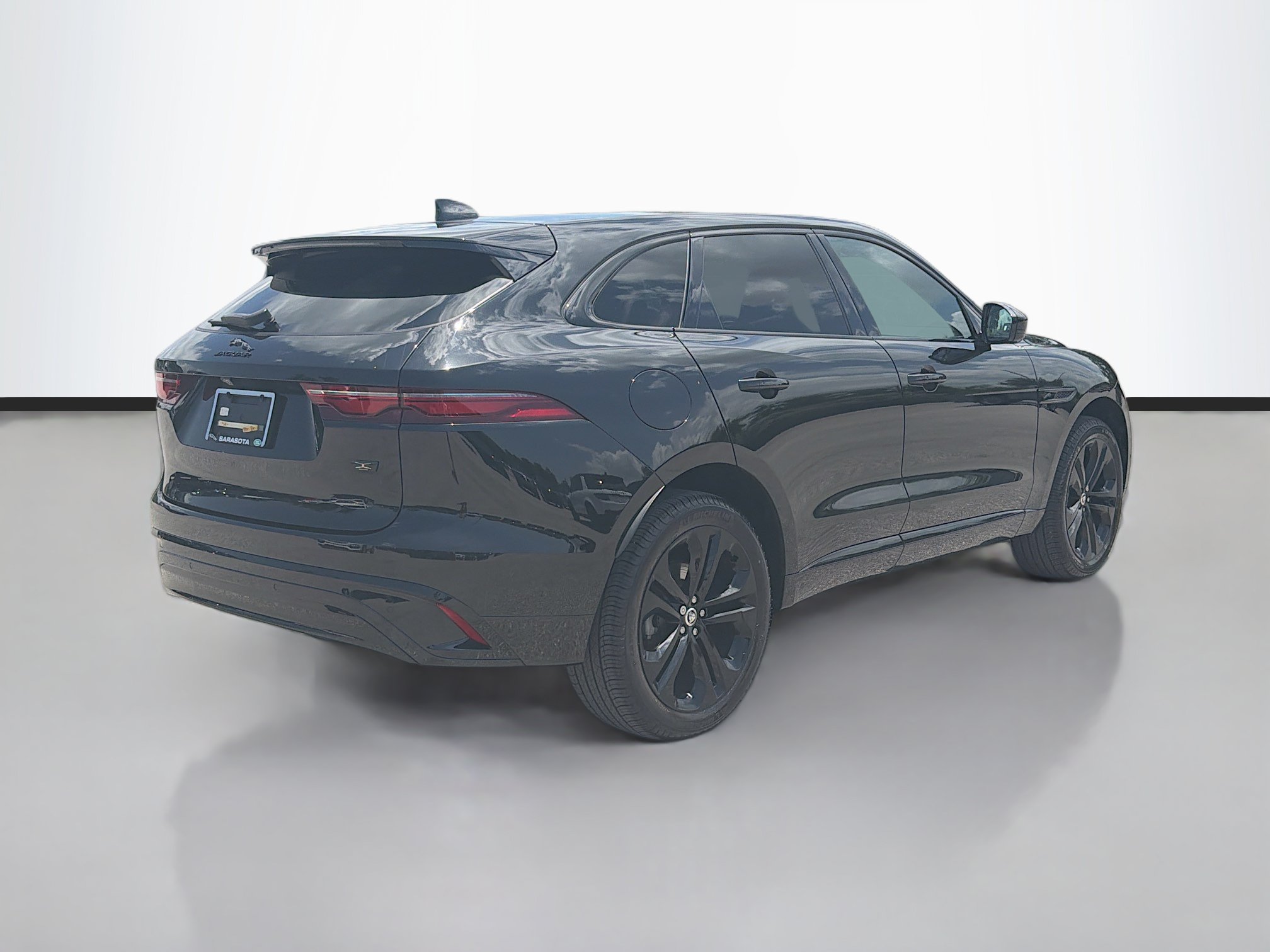Used 2026 Jaguar F-PACE R-Dynamic S AWD/4WD image 5