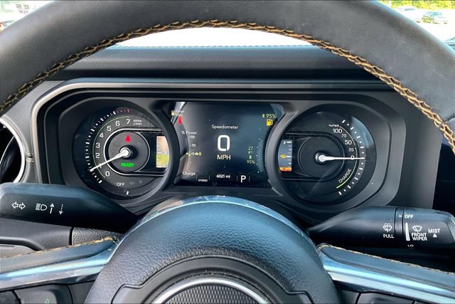 Used 2024 Jeep Wrangler Unlimited Sahara AWD/4WD image 13