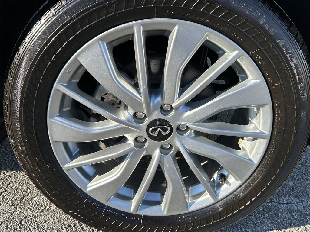 Certified 2024 INFINITI QX50 Luxe image 11