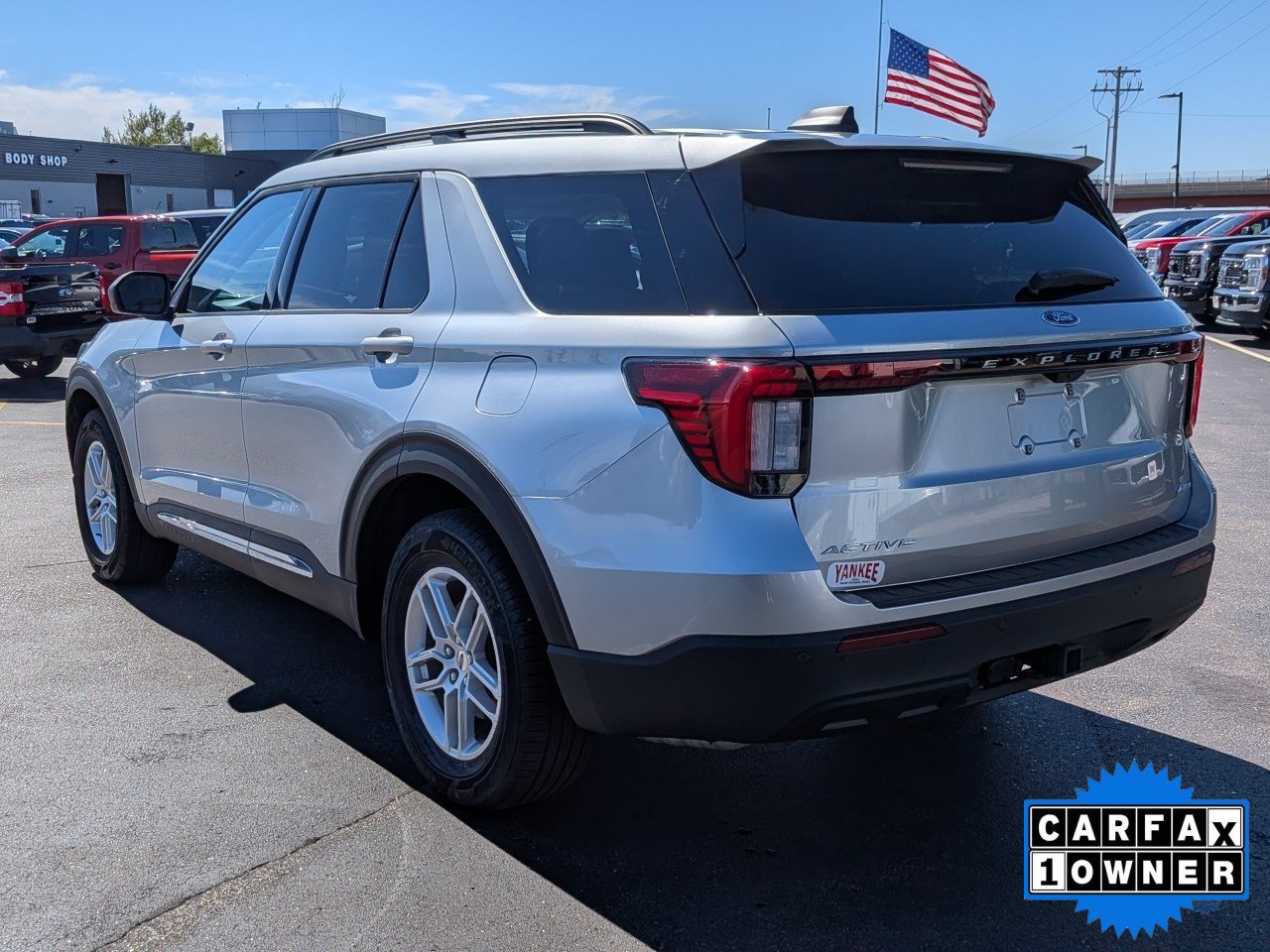 Used 2025 Ford Explorer Active AWD/4WD image 6