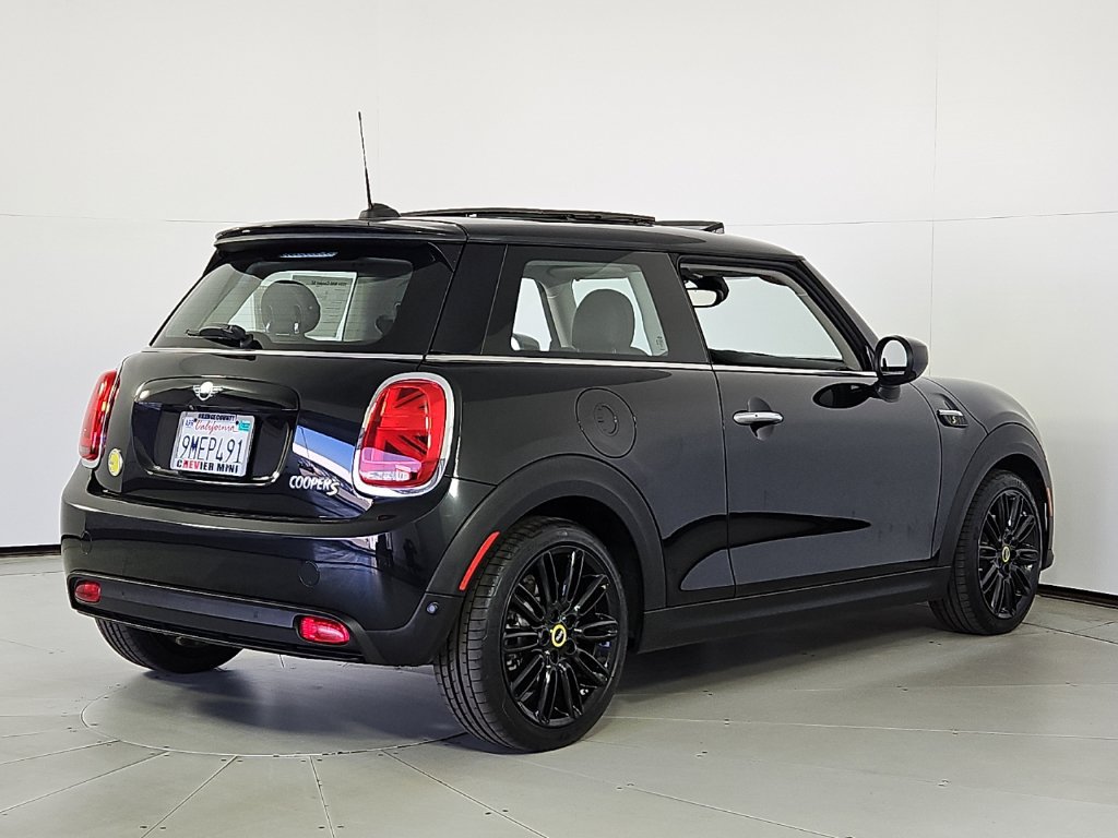 Used 2024 MINI Cooper SE FWD image 7